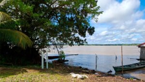 SENAMHI: Senamhi monitorea ríos amazónicos y mide caudales clave para la prevención de riesgos en Loreto