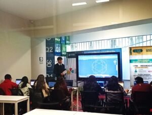 [UNCP] ARKHE: un emprendimiento que integra ingeniería, arquitectura y proyección profesional a nivel internacional