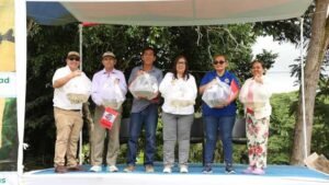 IIAP: MINAM, a través del IIAP, fortalece la seguridad alimentaria en Loreto con la entrega de más de 13 000 alevinos y 200 kilos de pescado