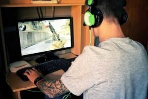 [UCSUR] ¿Cuál es la huella de carbono generada por los jugadores de Dota 2 y Counter Strike? Un estudio responde
