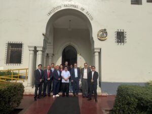 [INS] Expertos de Argentina y Perú evalúan propuesta para desarrollar galleta nutricional contra la anemia infantil
