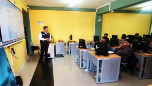 [INGEMMET] INGEMMET capacita a estudiantes y docentes de SENCICO Puno sobre el Procedimiento Ordinario Minero